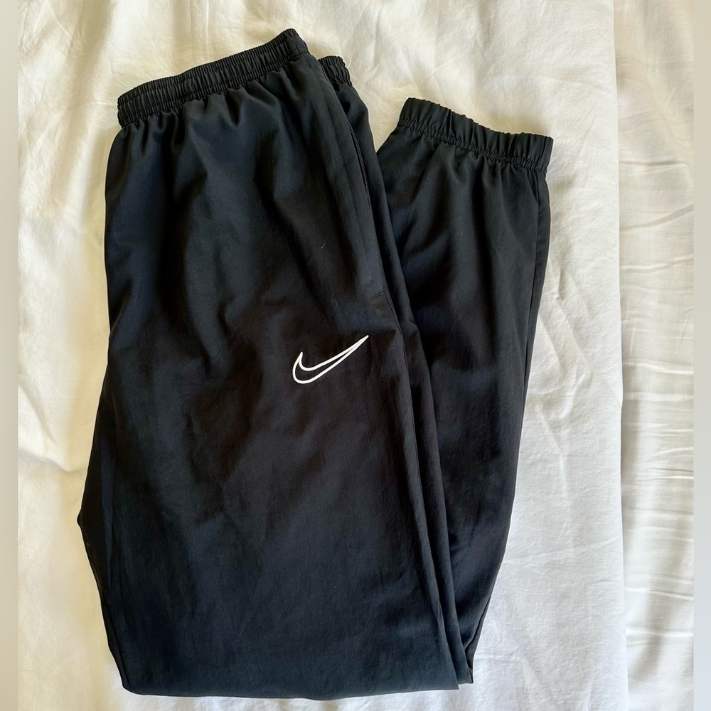 Nike Lightweight Black/White Joggers
